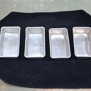 Vintage Metal Mini Loaf Pans Set Of 4 Cake Tart Tins 4.5” X 2.5” X .75”